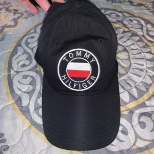 Tommy Hilfiger hat